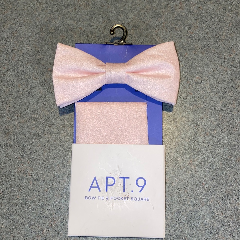 Men’s Bow Tie and Pocket Square